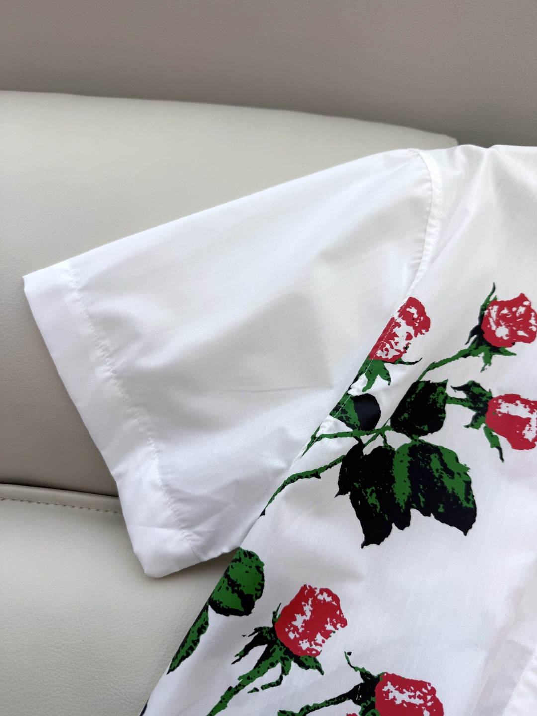 QG0108#新款衬衫。
Loewe 玫瑰印花🌹 短袖衬衫 SML