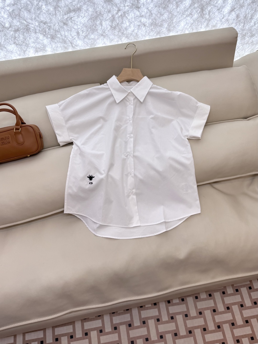 CY058#新款衬衫。
Dior 小蜜蜂刺绣 短袖衬衫 白SML