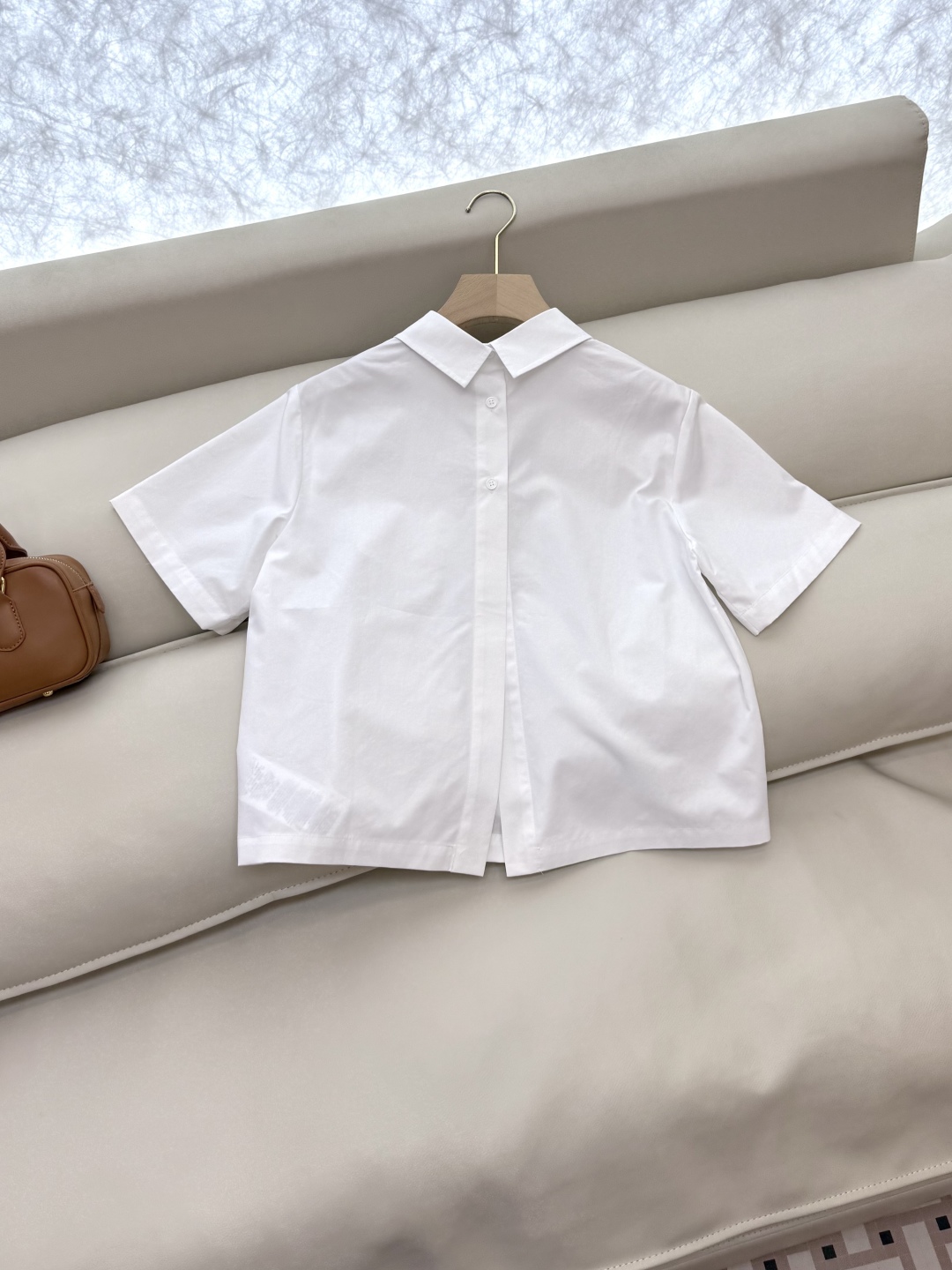 CY061#新款衬衫。
Gucci 字母绣花领 短袖衬衫 白色 SML