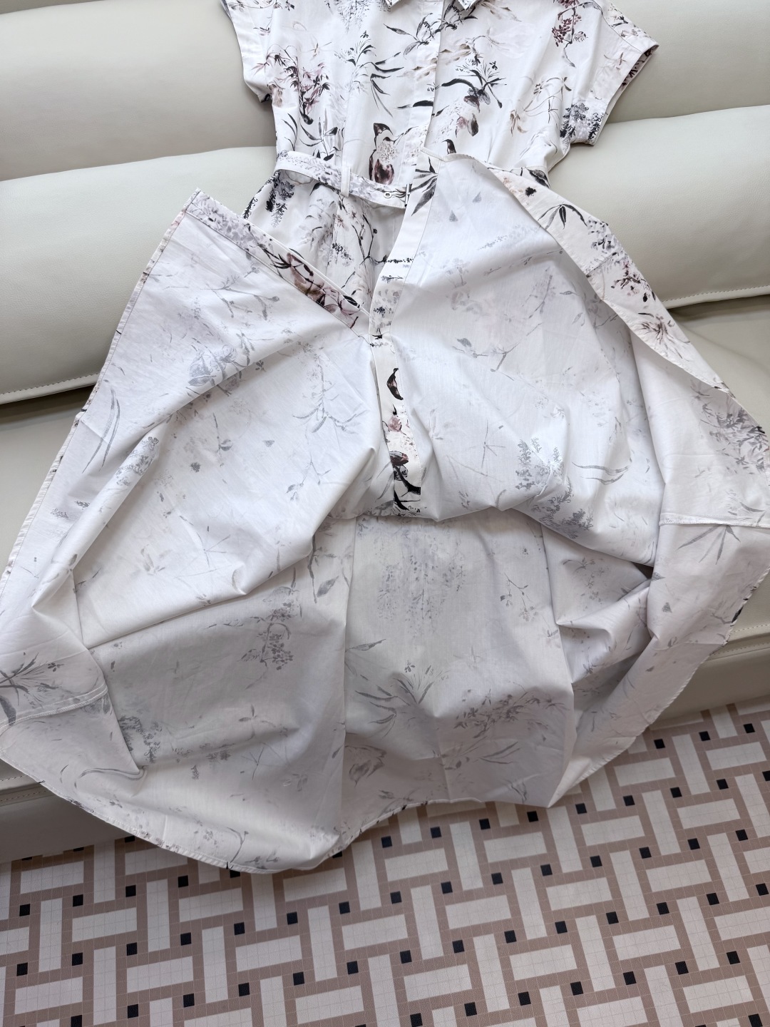 BS0792#新款连衣裙。
Dior 花卉印花 短袖修身连衣裙 SMLXL