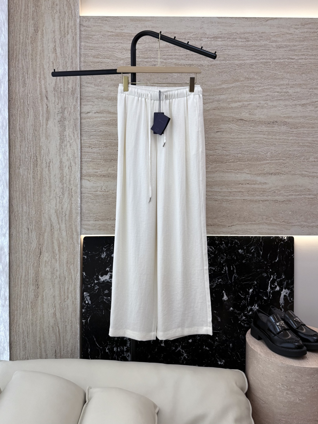 NO:425107,CX0108# new style pants PR triangle wide-leg trousers black white SML, alexander wang19860909CX0108#新款裤子 PR三角标 阔腿长裤 黑色 白色 SML,,alexander wang,Women's clothing