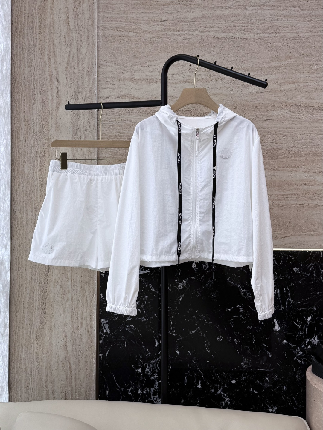 NO:425056,CX0110# new style set Mon masked casual long-sleeved sunscreen jacket shorts casual suit gray white SML, Moncler, shorts, jackets & coats, alexander wang19860909CX0110#新款套装 Mon 蒙口 休闲长袖防晒外套短裤 休闲套装 灰色 白色 SML,,Moncler,shorts,jackets & coats,alexander wang,Women's clothing