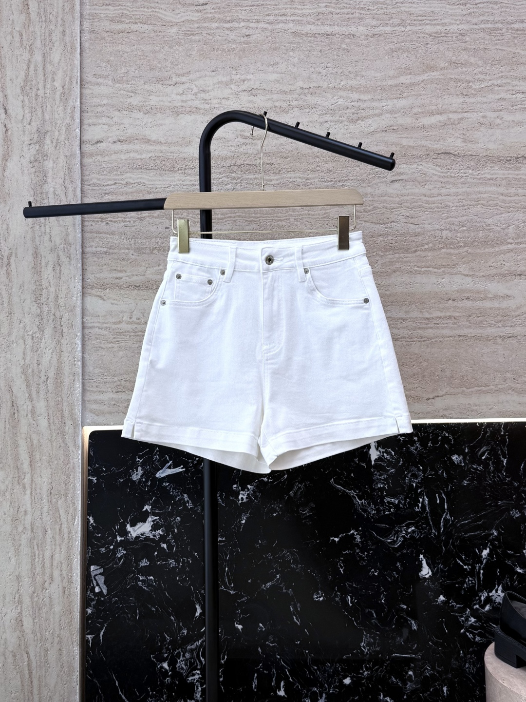 NO:425068,CX0112# new shorts Loewe logo embroidery denim shorts three colors 26/27/28/29/30,,loewe, shorts,alexander wang19860909CX0112#新款短裤 Loewe logo 刺绣 牛仔短裤 三色 26/27/28/29/30,,loewe,shorts,alexander wang,Women's clothing