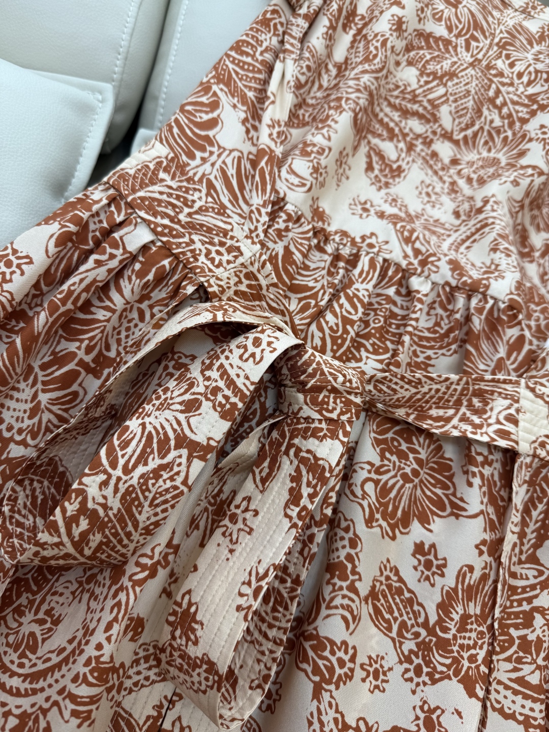 BS0353#新款连衣裙。
LP 精品 100% 真丝斜纹丝印花显瘦缠绕式真丝连衣裙 橙色 36/38/