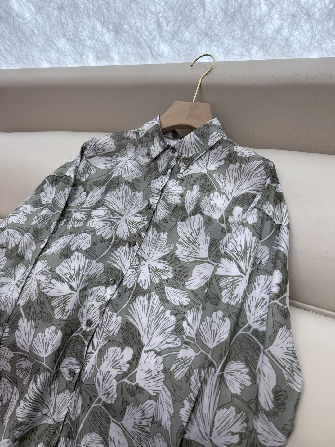 LZ24025#新款衬衫。
BC 高端定制 100% 真丝印花长袖衬衫 SML