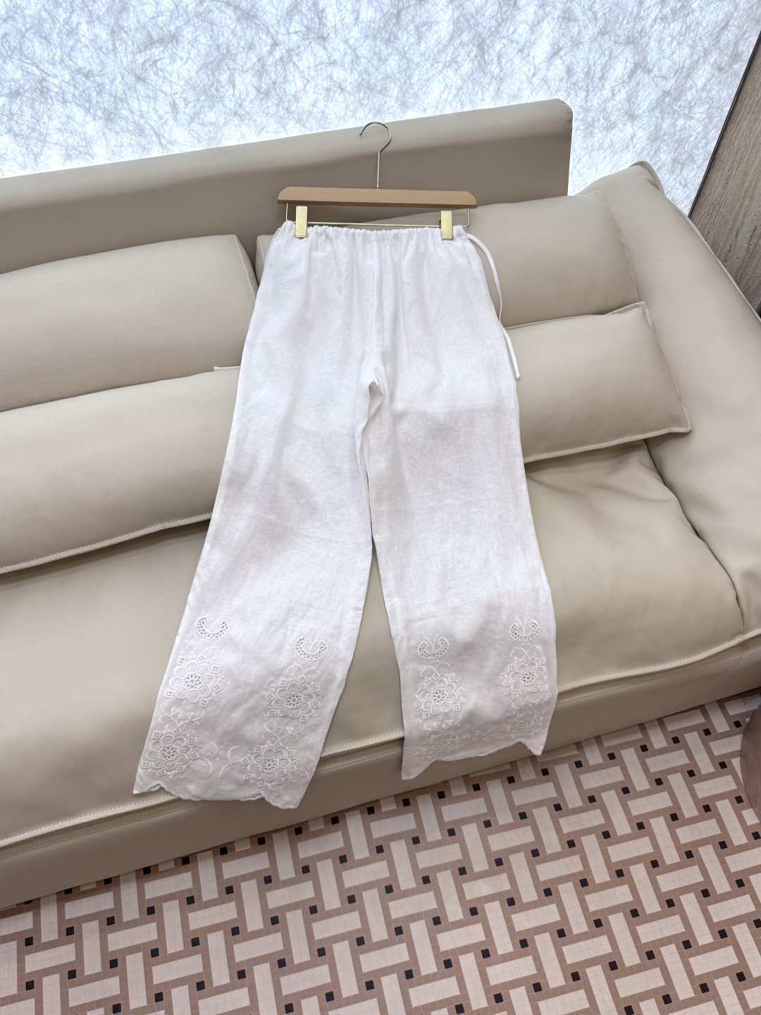 BS0919#新款裤子。
ES 重工刺绣花朵 边 100% 亚麻 长裤 本麻色 白色SMLXL