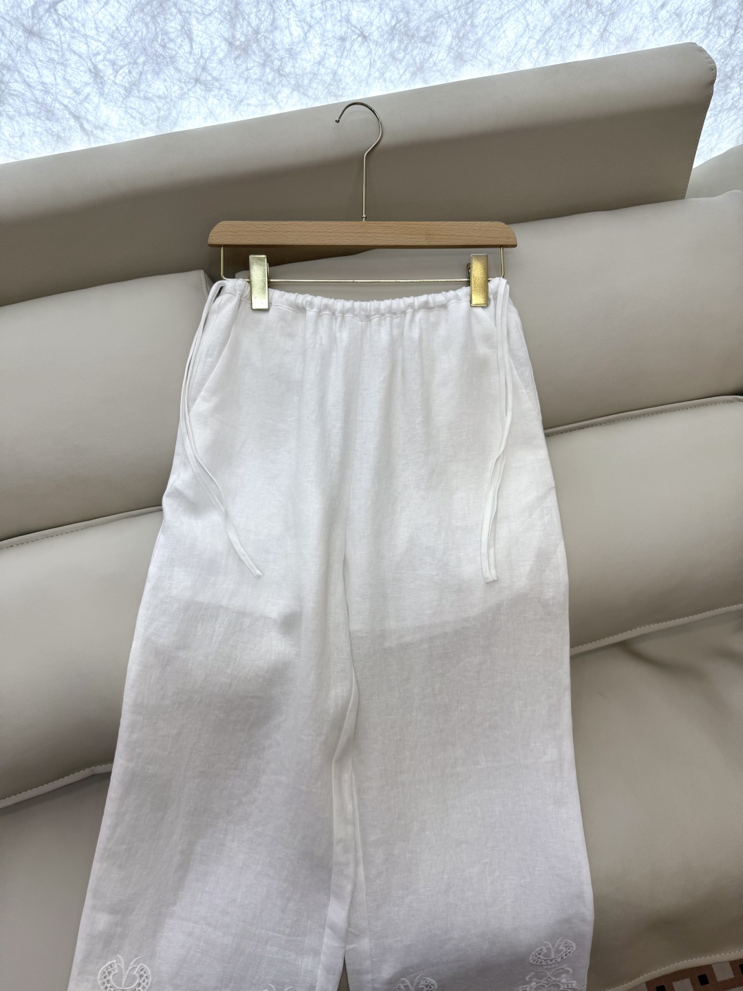 BS0919#新款裤子。
ES 重工刺绣花朵 边 100% 亚麻 长裤 本麻色 白色SMLXL