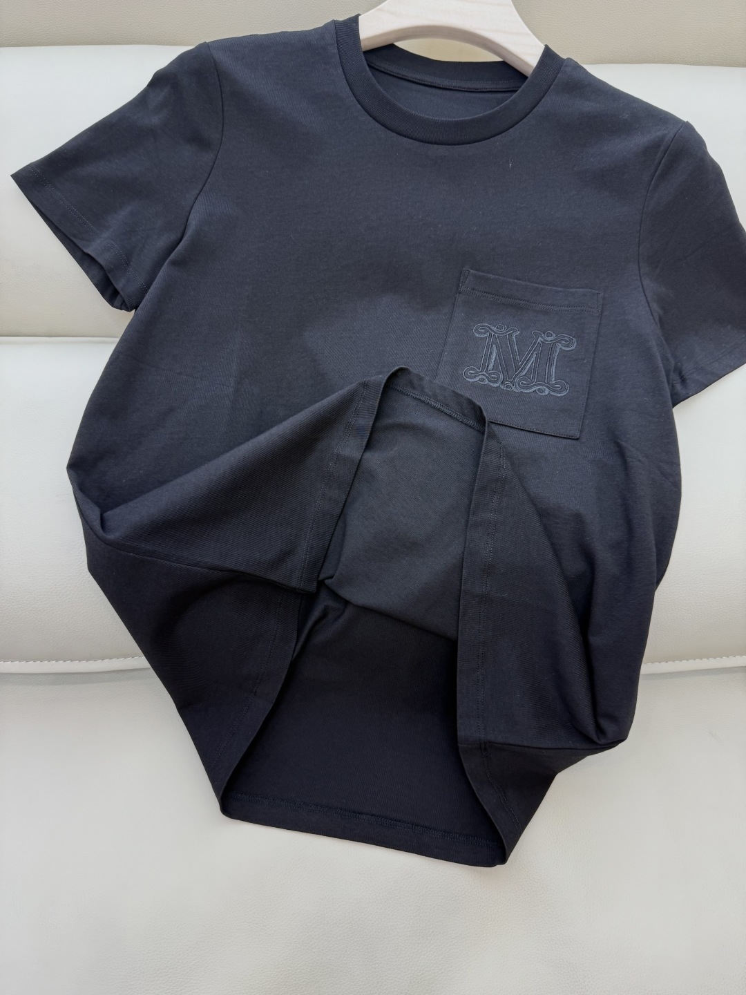 YJT014#特批160‼️
Max 字母绣花 极简风 短袖T恤 S/M/L/XL