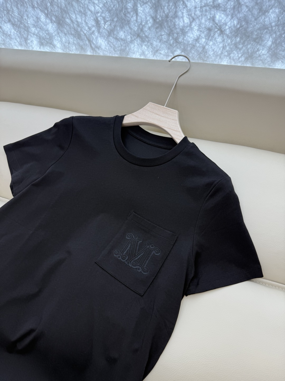YJT014#特批160‼️
Max 字母绣花 极简风 短袖T恤 S/M/L/XL