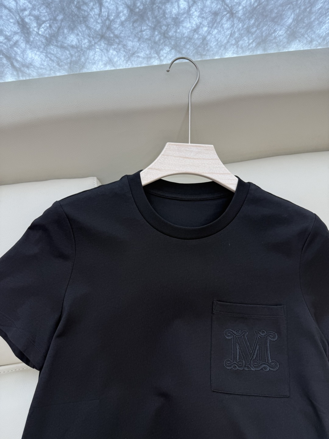 YJT014#特批160‼️
Max 字母绣花 极简风 短袖T恤 S/M/L/XL