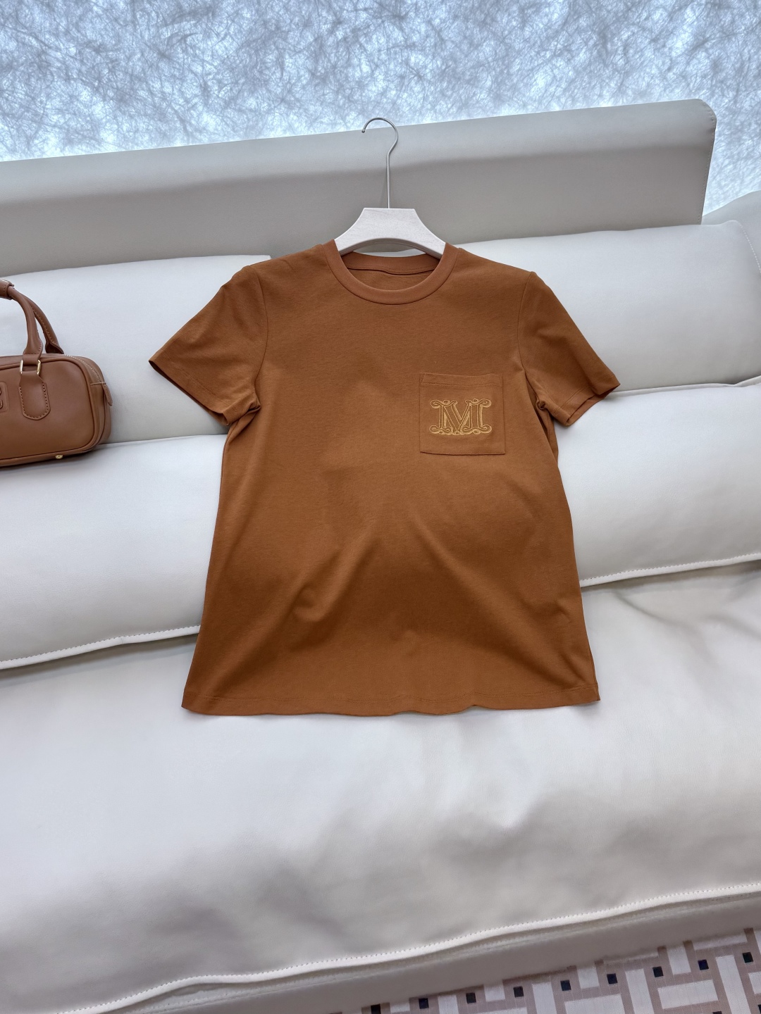 YJT014#特批160‼️
Max 字母绣花 极简风 短袖T恤 S/M/L/XL