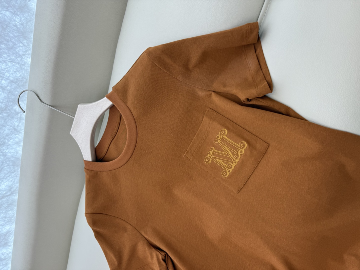 YJT014#特批160‼️
Max 字母绣花 极简风 短袖T恤 S/M/L/XL