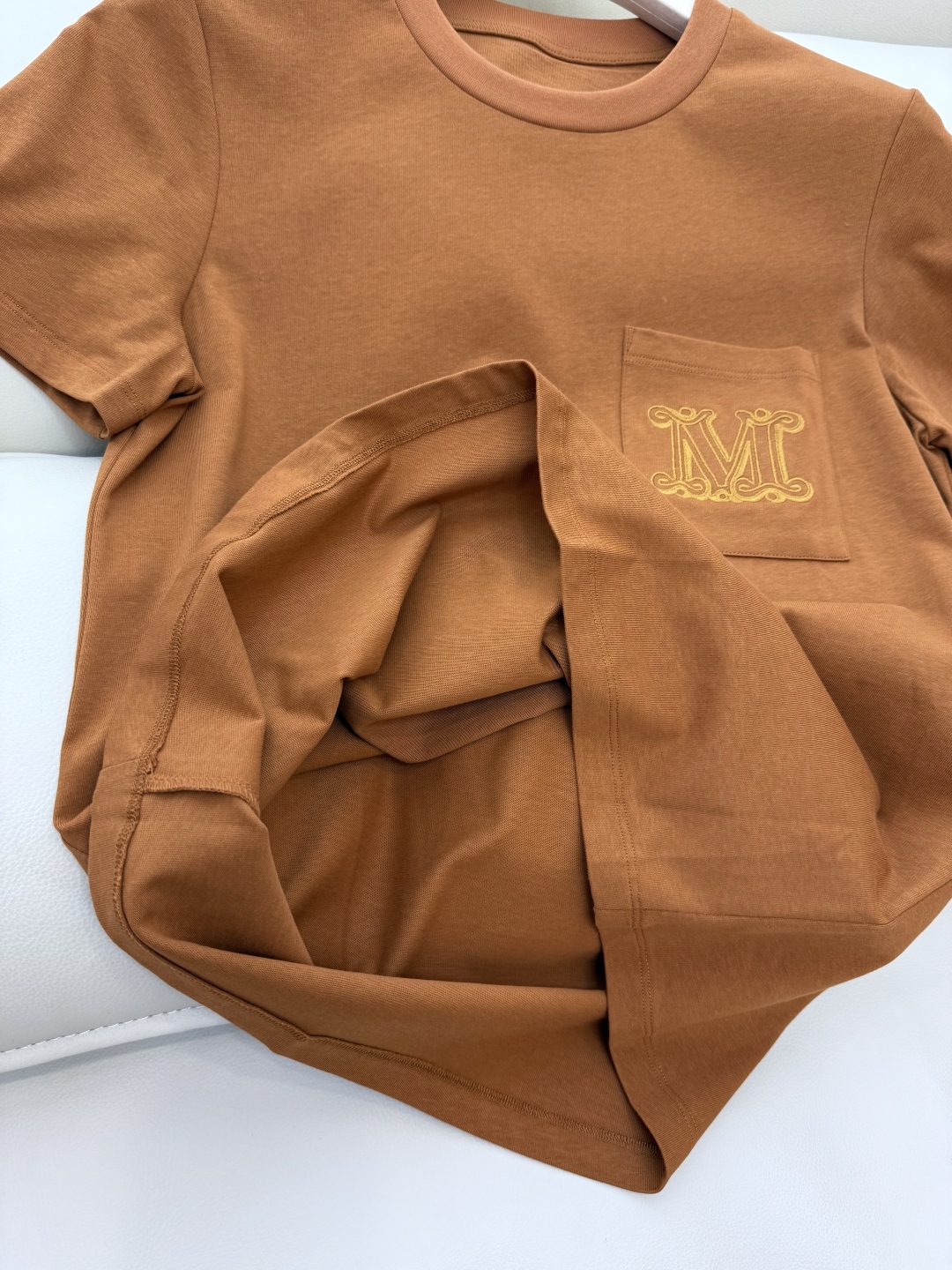 YJT014#特批160‼️
Max 字母绣花 极简风 短袖T恤 S/M/L/XL