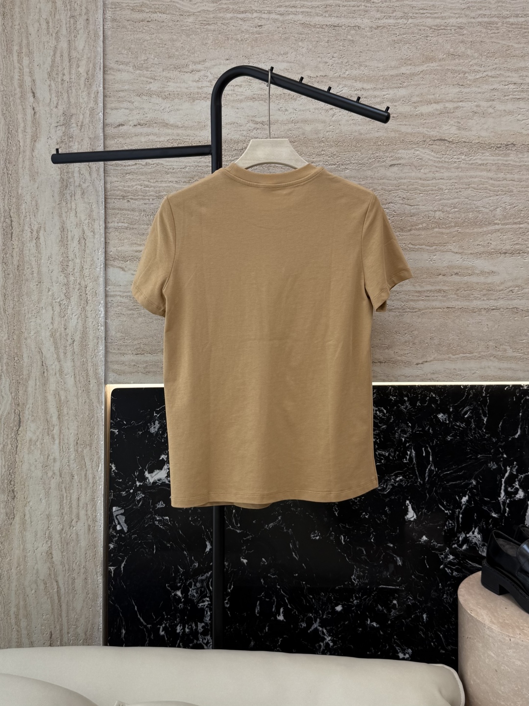 YJT014#特批160‼️
Max 字母绣花 极简风 短袖T恤 S/M/L/XL