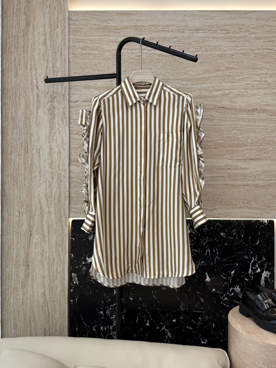 NO:434068,FL003# max striped print ruffled silk long sleeve shirt dress 38/40,,skirts,shirts,real silk,alexander wang19860909FL003# max 条纹印花 荷叶边 真丝 长袖衬衫连衣裙 38/40,,skirts,shirts,real silk,alexander wang,Women's clothing