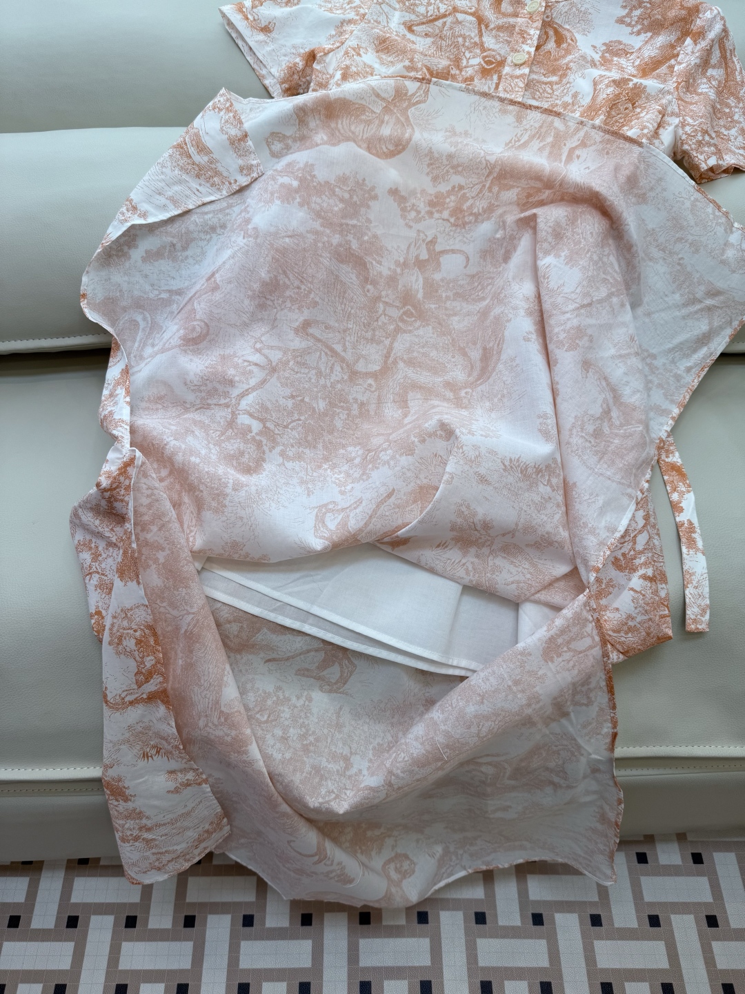 BS395#新款连衣裙。
Dior 丛林动物印花 短袖印花棉 连衣裙 36/38/40/42