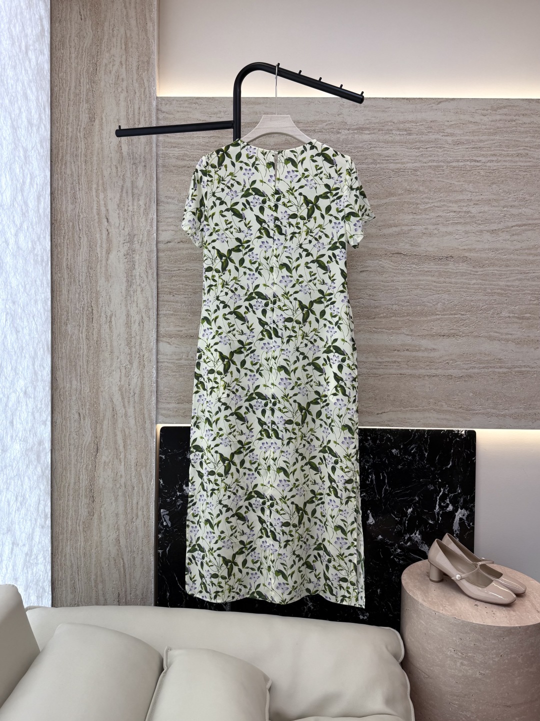 BS783#新款连衣裙。
Max mara 碎花印花100%真丝连衣裙 36/38/40/42