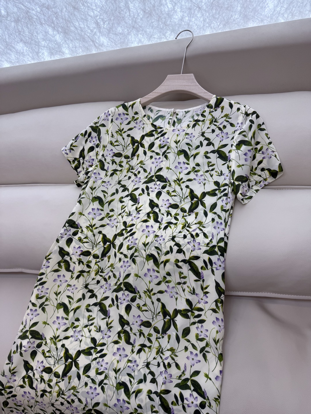 BS783#新款连衣裙。
Max mara 碎花印花100%真丝连衣裙 36/38/40/42