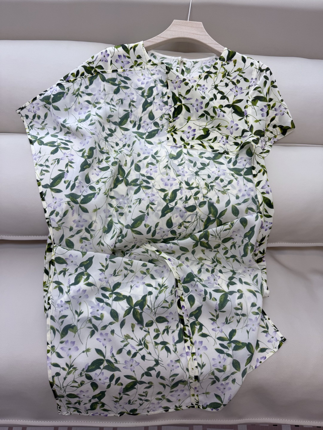 BS783#新款连衣裙。
Max mara 碎花印花100%真丝连衣裙 36/38/40/42