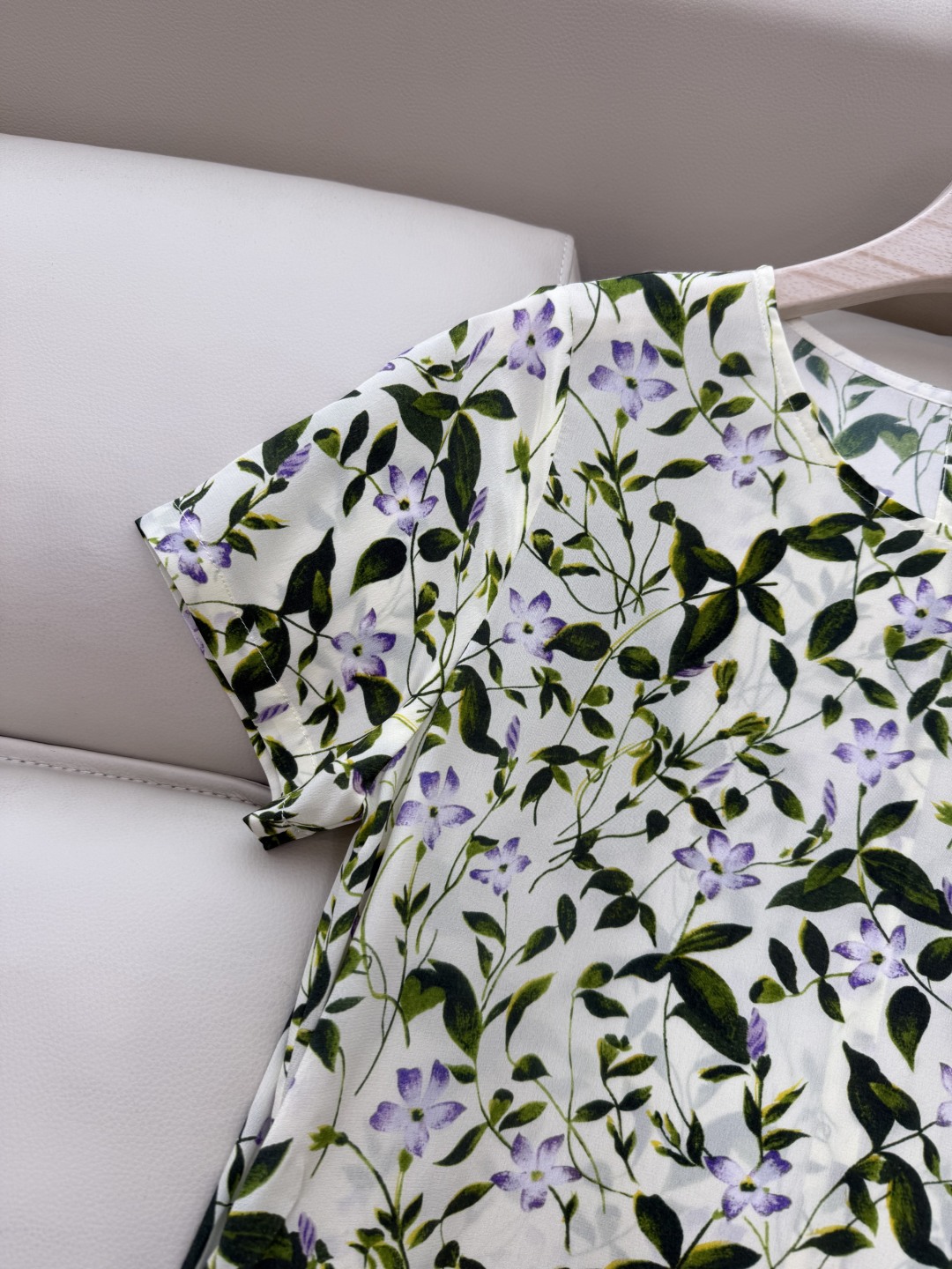 BS783#新款连衣裙。
Max mara 碎花印花100%真丝连衣裙 36/38/40/42