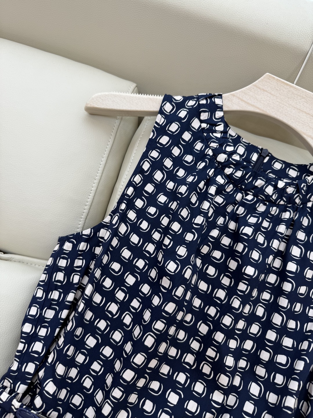 BS272#新款连衣裙。
max mara 100% 棉 几何图形印花无袖连衣裙 36/38/40/42