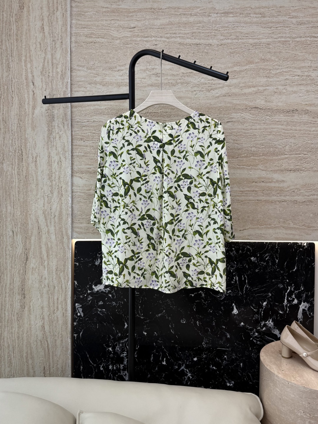 BS772#新款上衣。
Max mara 碎花印花100%真丝上衣 36/38/40/42