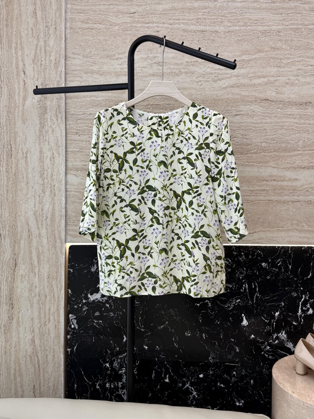 BS772#新款上衣。
Max mara 碎花印花100%真丝上衣 36/38/40/42