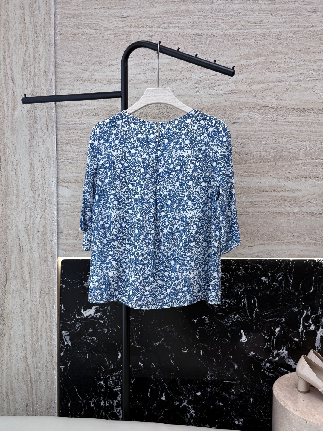 BS773#新款上衣。
Max mara 碎花印花100%真丝上衣 36/38/40/42
