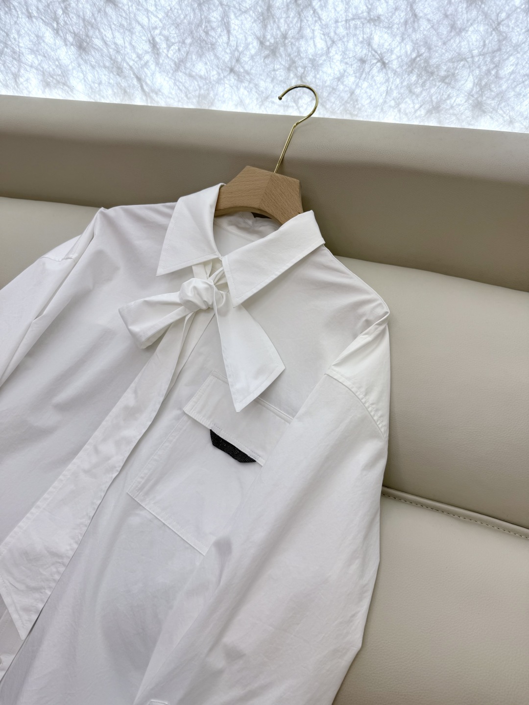 LZ25056#新款衬衫。
BC 100% 棉 领结 长袖衬衫 两色 SML