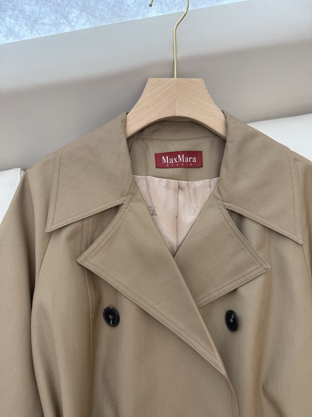 TF054#新款风衣。
Max mara 超级有气场 长袖双排扣长风衣 
卡其色 杏色 36/38/40