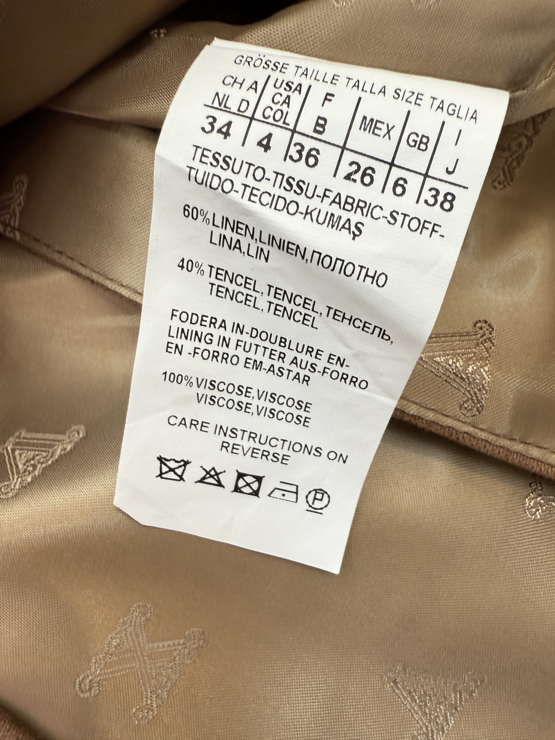 TF085#新款套装。
Max mara 60%亚麻 长袖西装外套 ➕长裤 套装 焦糖色  灰色 36/
