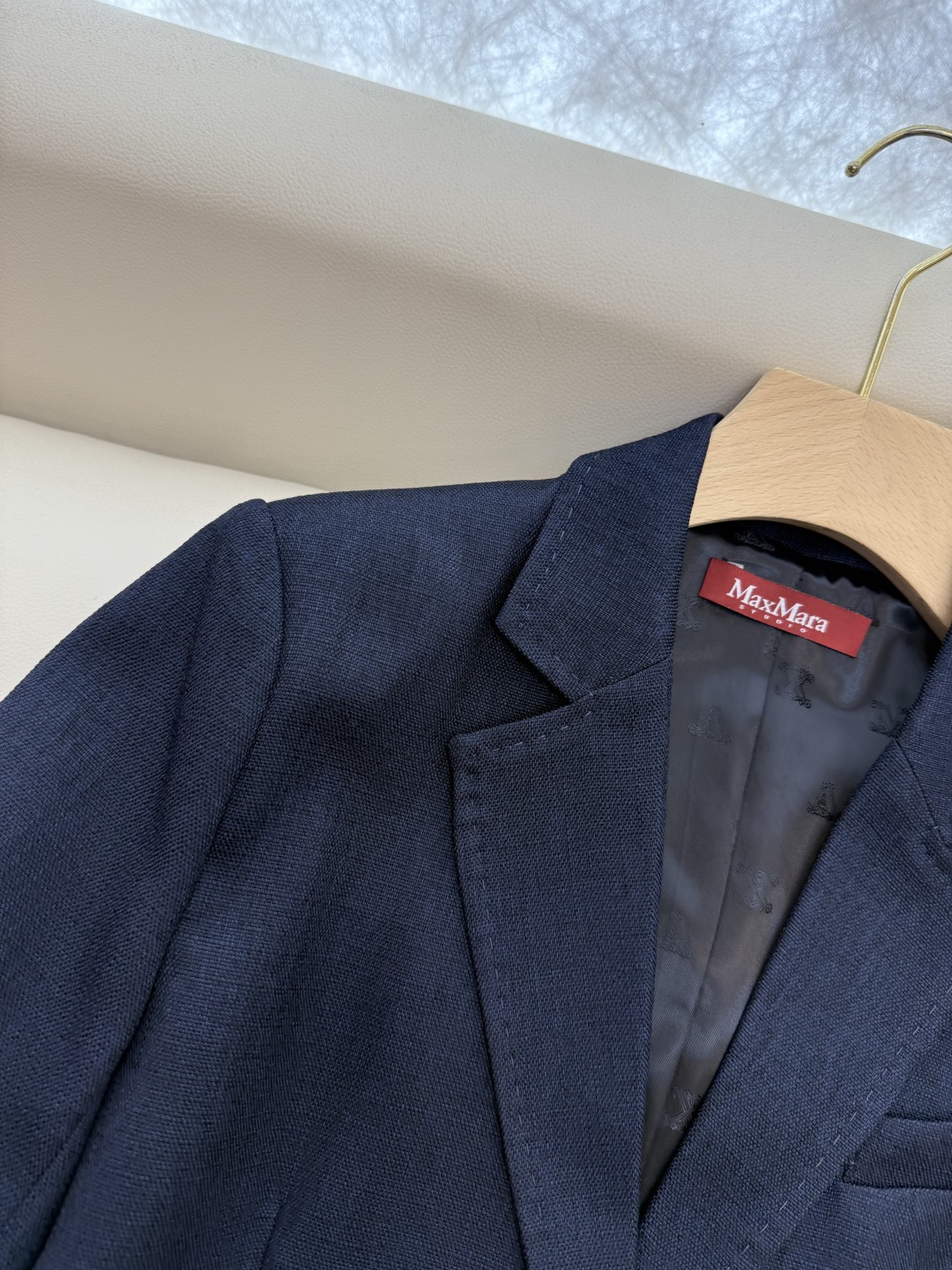 TF021#新款套装。
Max mara 68%亚麻 32%真丝 长袖西装外套 ➕长裤 套装 焦糖色  