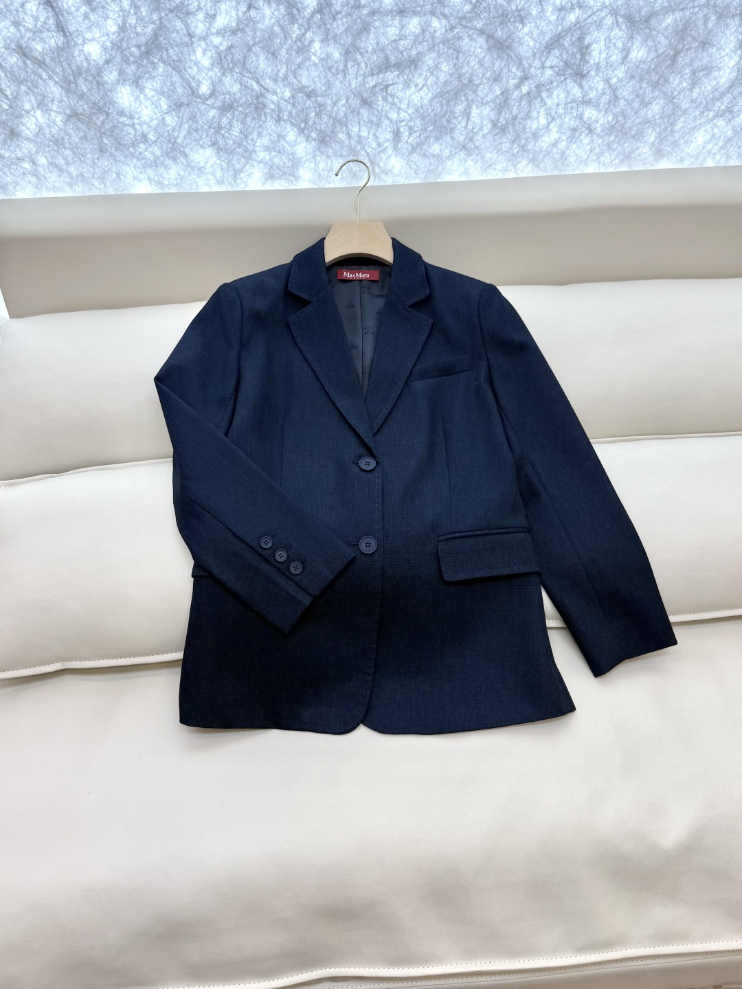 TF021#新款套装。
Max mara 68%亚麻 32%真丝 长袖西装外套 ➕长裤 套装 焦糖色  