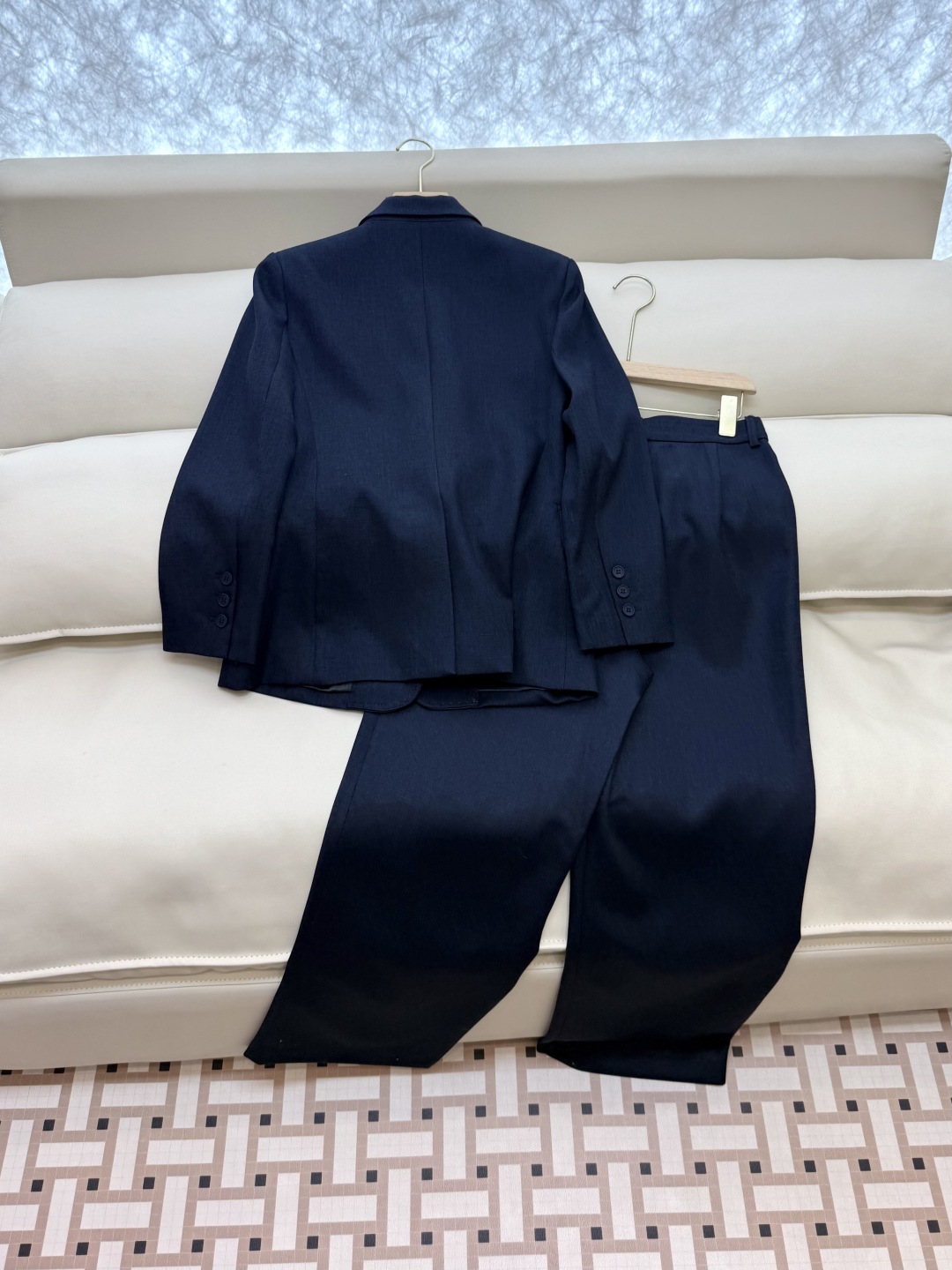 TF021#新款套装。
Max mara 68%亚麻 32%真丝 长袖西装外套 ➕长裤 套装 焦糖色  
