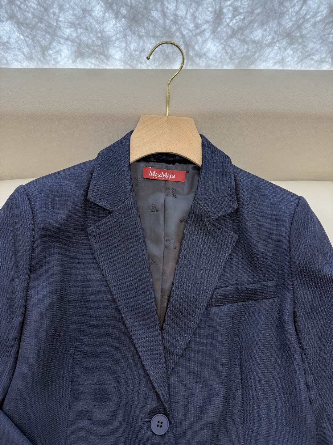 TF021#新款套装。
Max mara 68%亚麻 32%真丝 长袖西装外套 ➕长裤 套装 焦糖色  