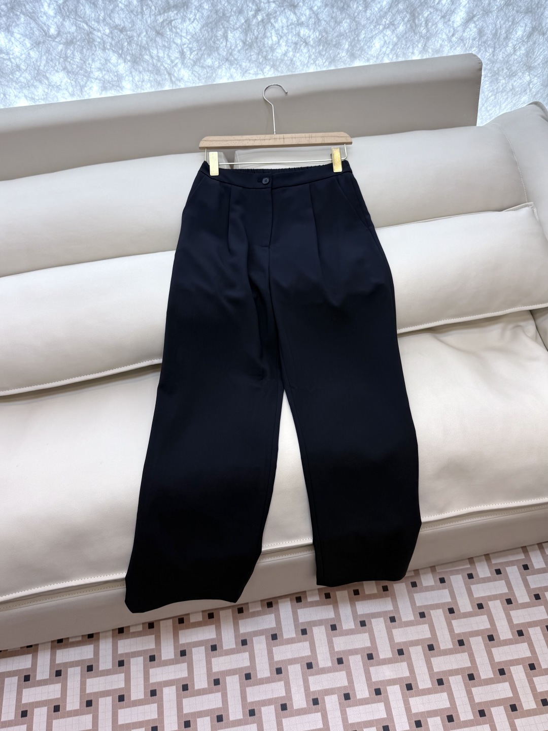 TF066#新款套装。
Max mara 70%醋酸长袖西装外套➕长裤套装 米白色 黑色 36/38/4