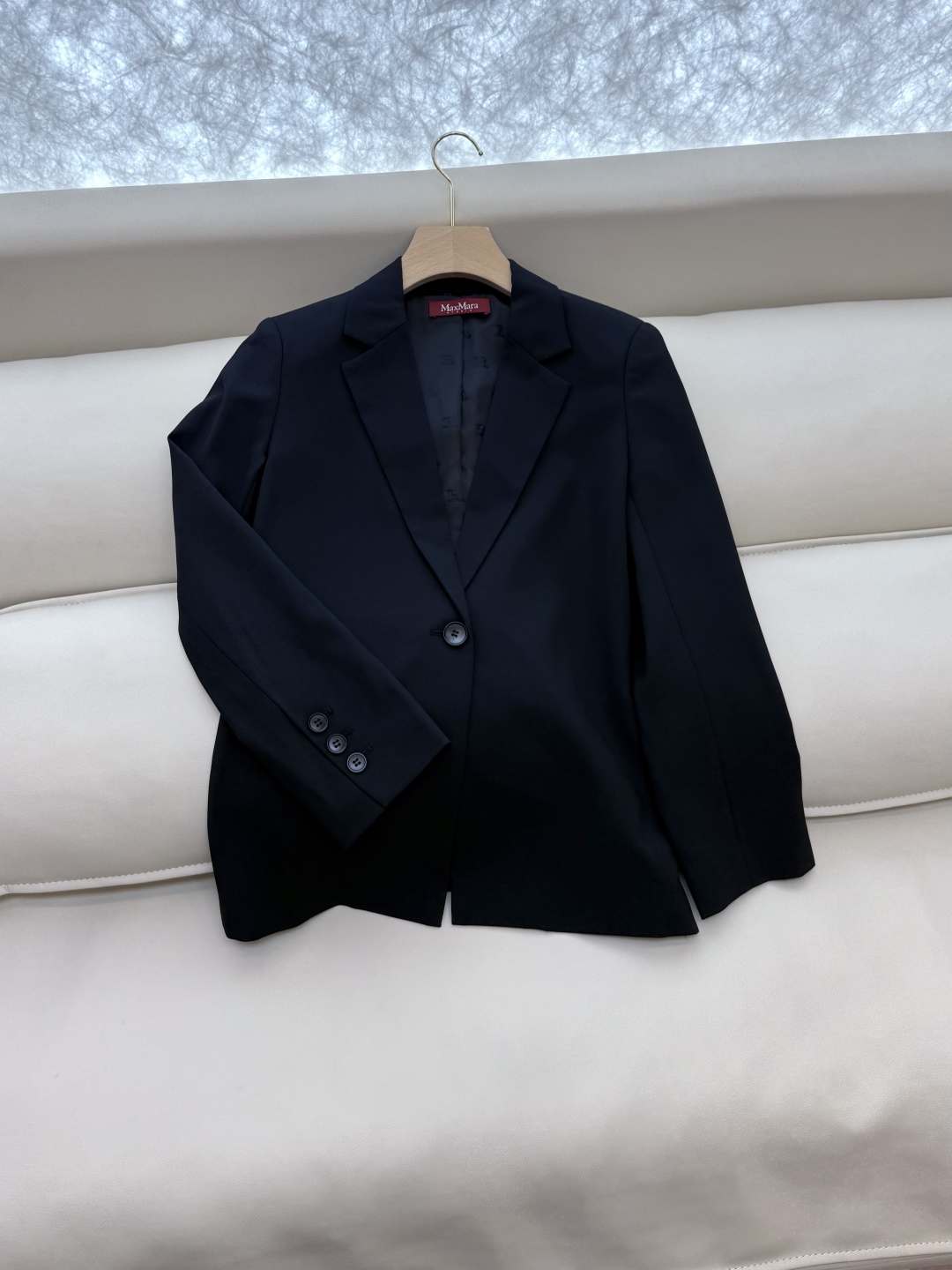 TF066#新款套装。
Max mara 70%醋酸长袖西装外套➕长裤套装 米白色 黑色 36/38/4