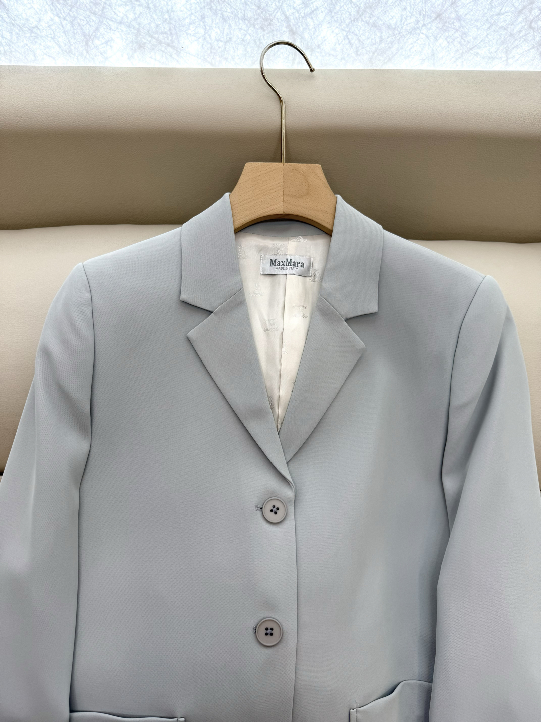 TF027#新款套装。
Max mara 85% 醋酸长袖西装外套➕长裤套装 雾霾蓝 36/38/40/