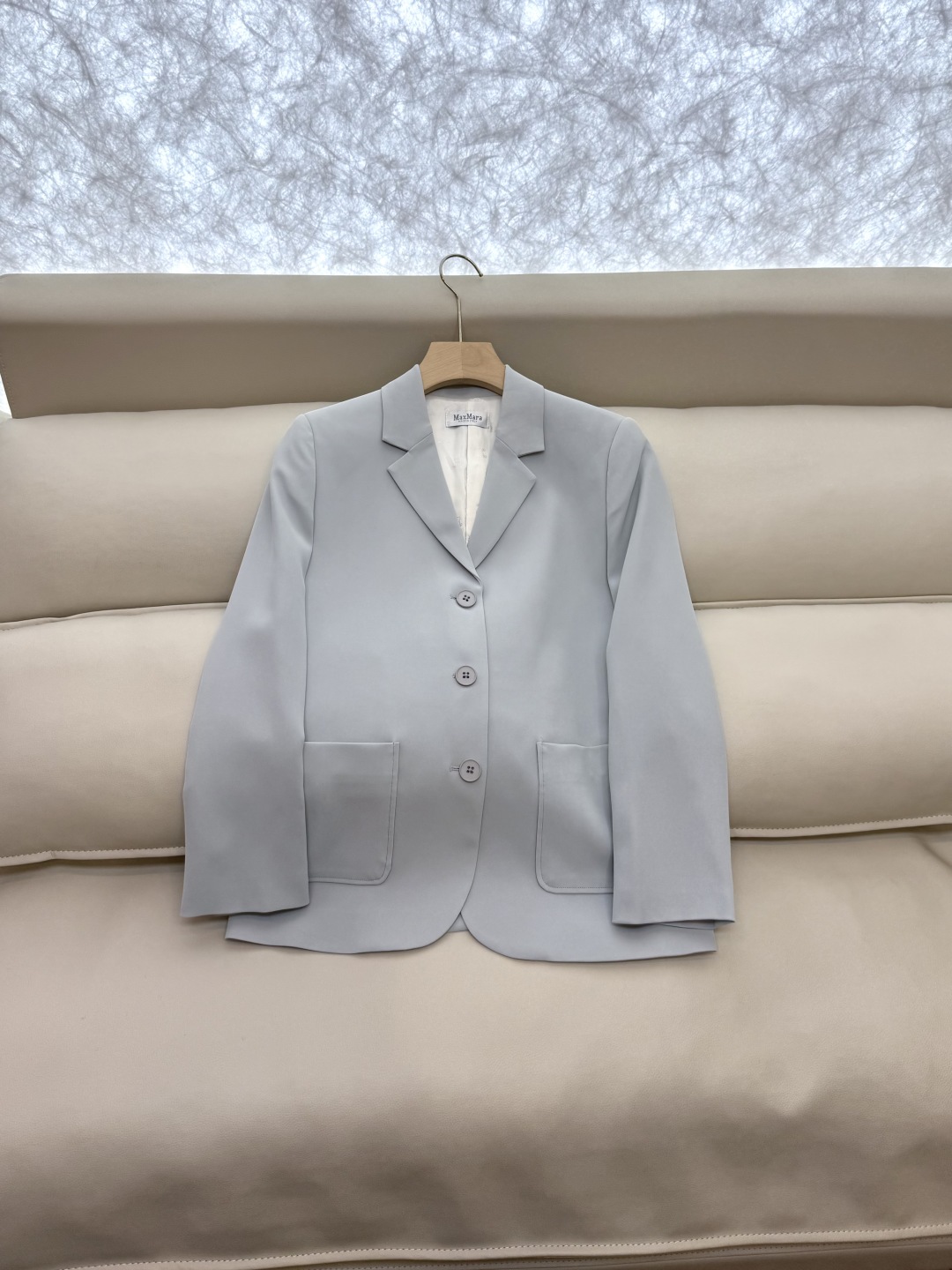 TF027#新款套装。
Max mara 85% 醋酸长袖西装外套➕长裤套装 雾霾蓝 36/38/40/