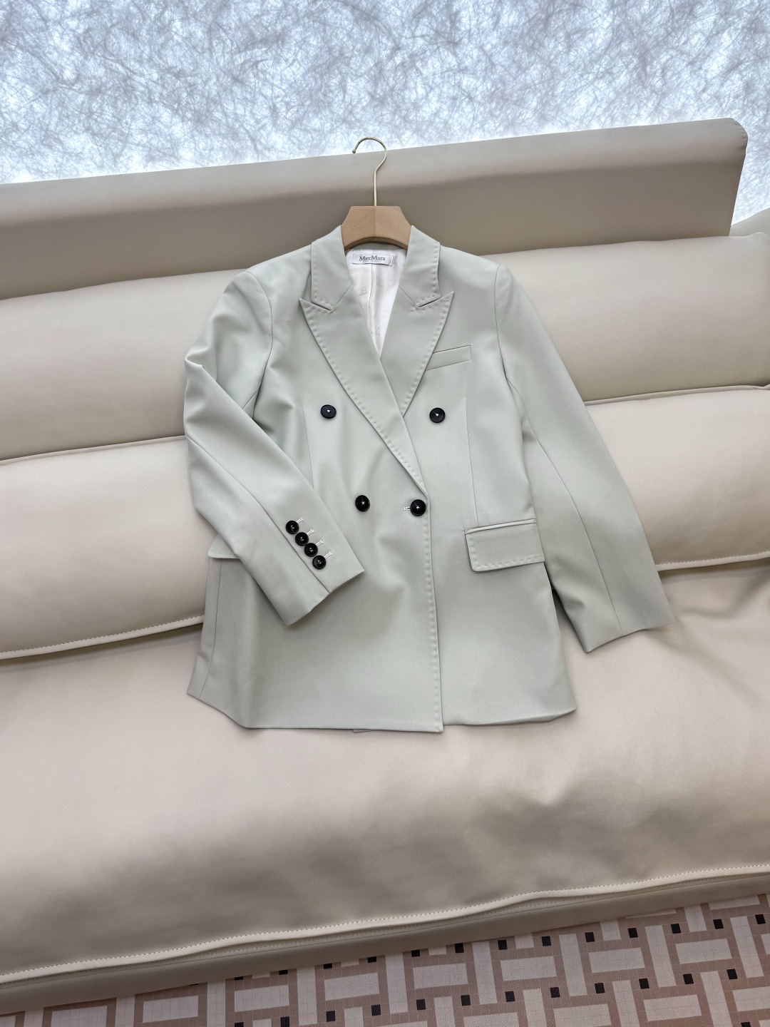 TF033A#新款外套。
Max mara 60%羊毛 长袖西装外套 薄荷绿 米白色 36/38/40/