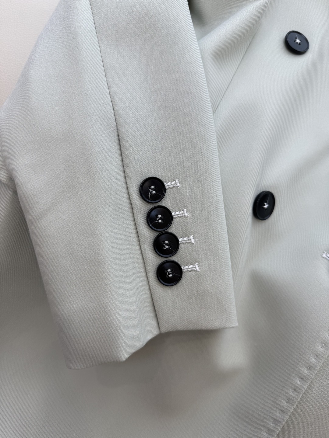 TF033A#新款外套。
Max mara 60%羊毛 长袖西装外套 薄荷绿 米白色 36/38/40/