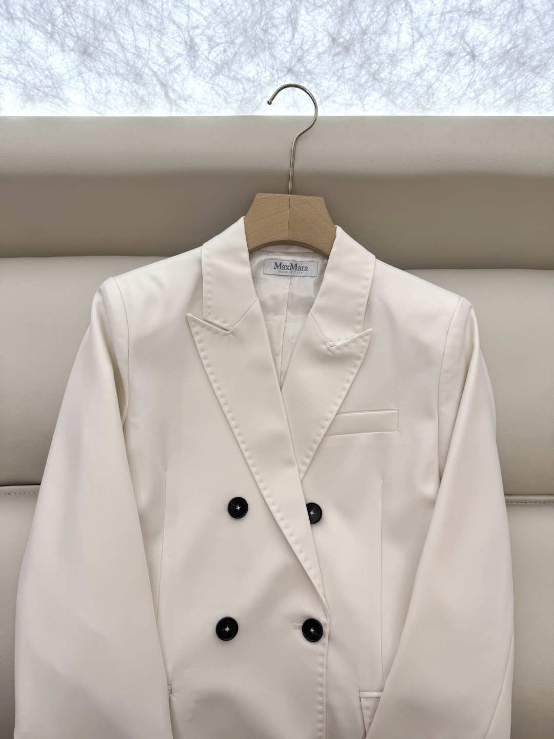 TF033A#新款外套。
Max mara 60%羊毛 长袖西装外套 薄荷绿 米白色 36/38/40/