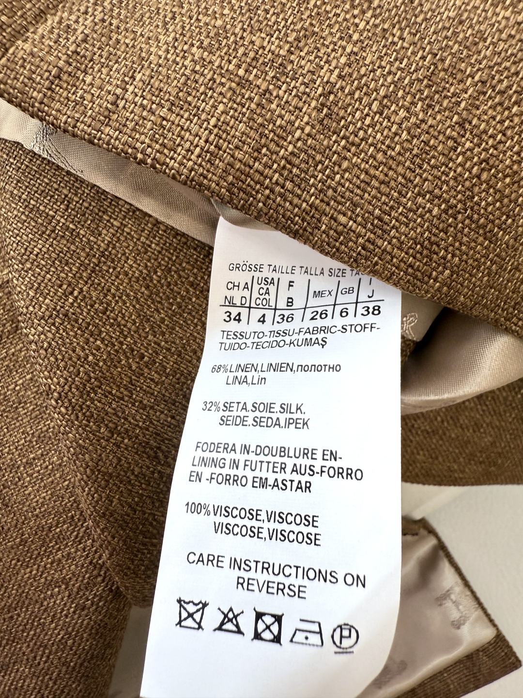 TF072#新款套装。
Max mara 68%亚麻 32%真丝 无袖马甲外套 ➕长裤 套装 焦糖色 米