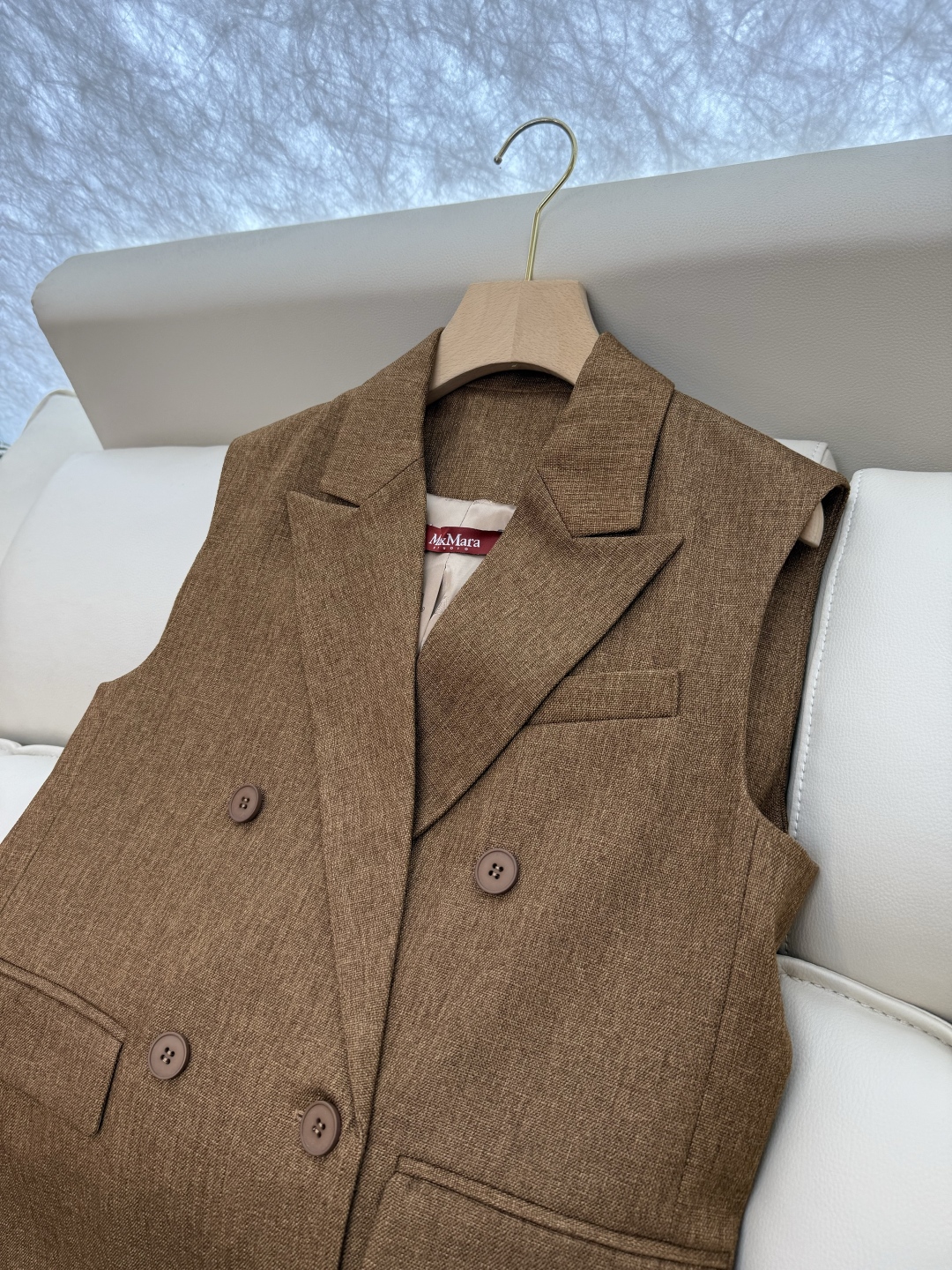 TF072#新款套装。
Max mara 68%亚麻 32%真丝 无袖马甲外套 ➕长裤 套装 焦糖色 米
