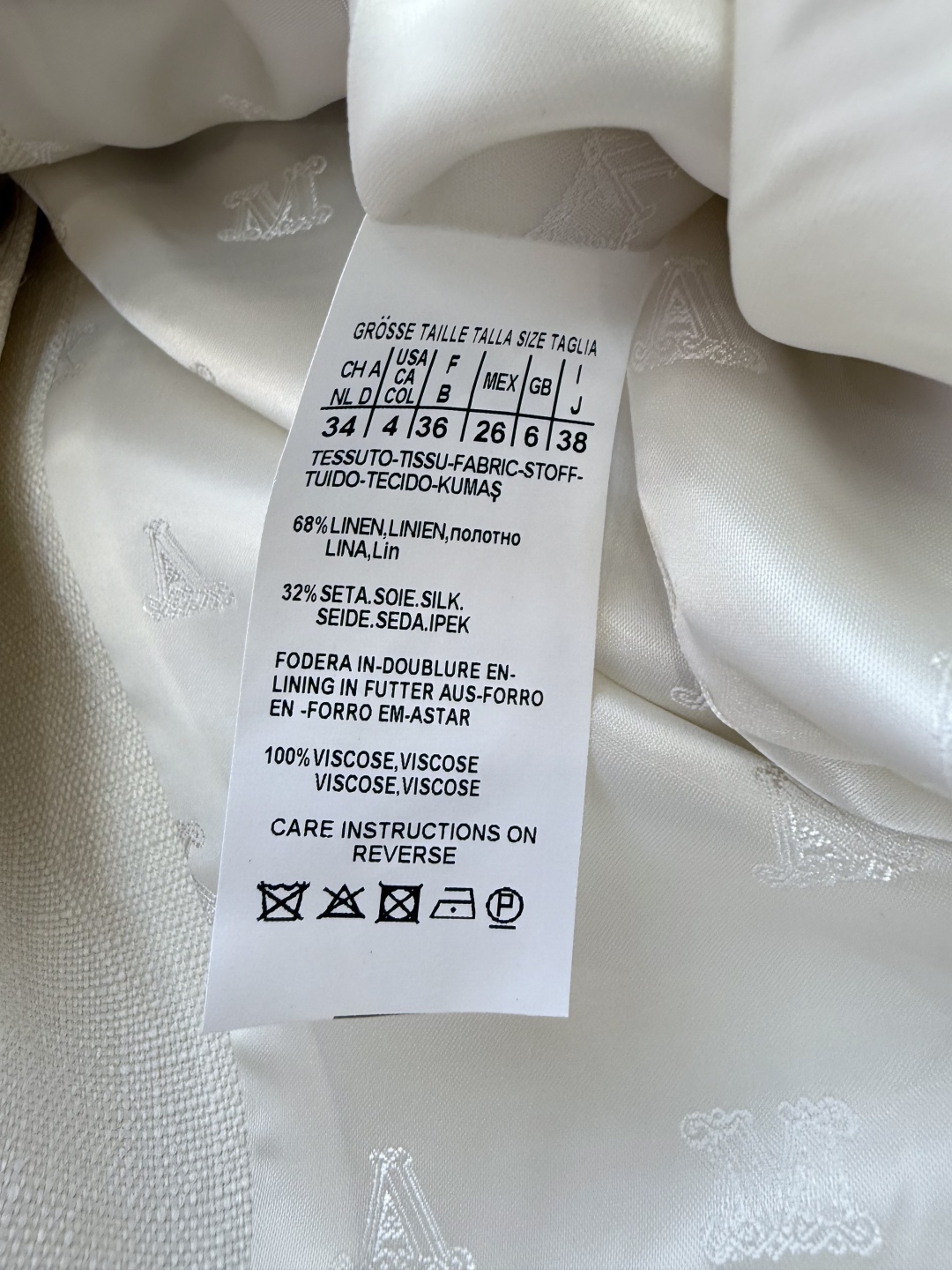 TF072#新款套装。
Max mara 68%亚麻 32%真丝 无袖马甲外套 ➕长裤 套装 焦糖色 米