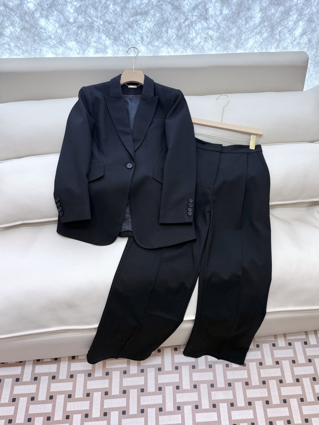 XZ098#新款套装🌾MQ 麦昆 经典爆款 50% 羊毛 西装外套➕长裤套装 黑色 杏色 SMLXL