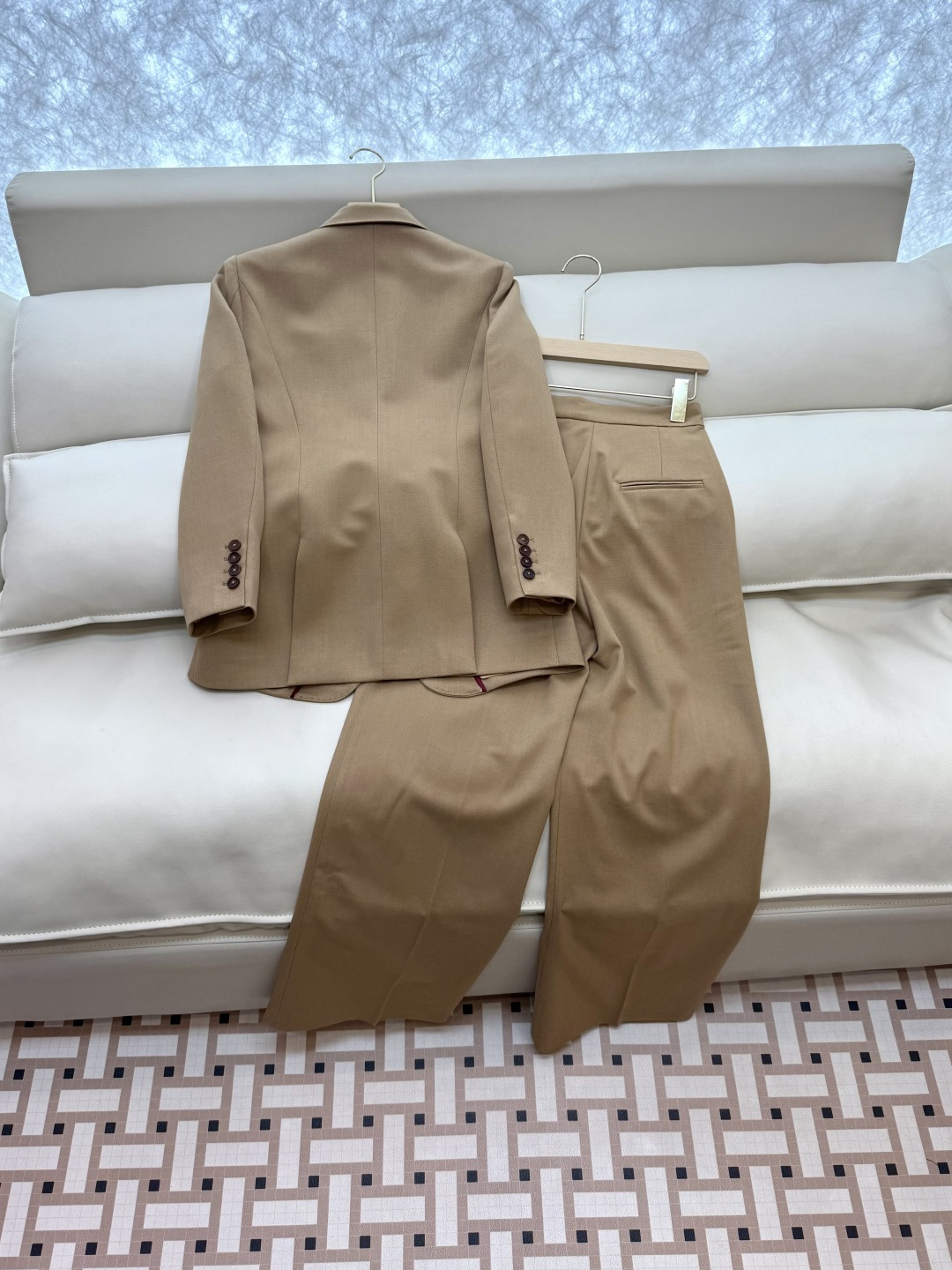 XZ098#新款套装🌾MQ 麦昆 经典爆款 50% 羊毛 西装外套➕长裤套装 黑色 杏色 SMLXL