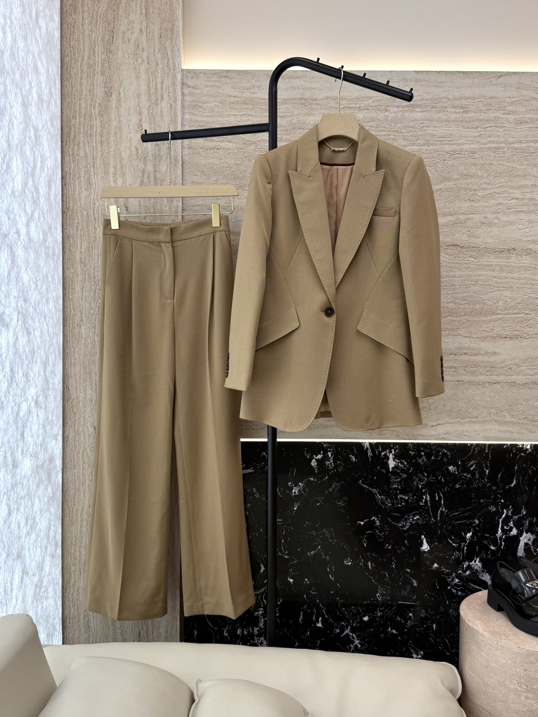 XZ098#新款套装🌾MQ 麦昆 经典爆款 50% 羊毛 西装外套➕长裤套装 黑色 杏色 SMLXL