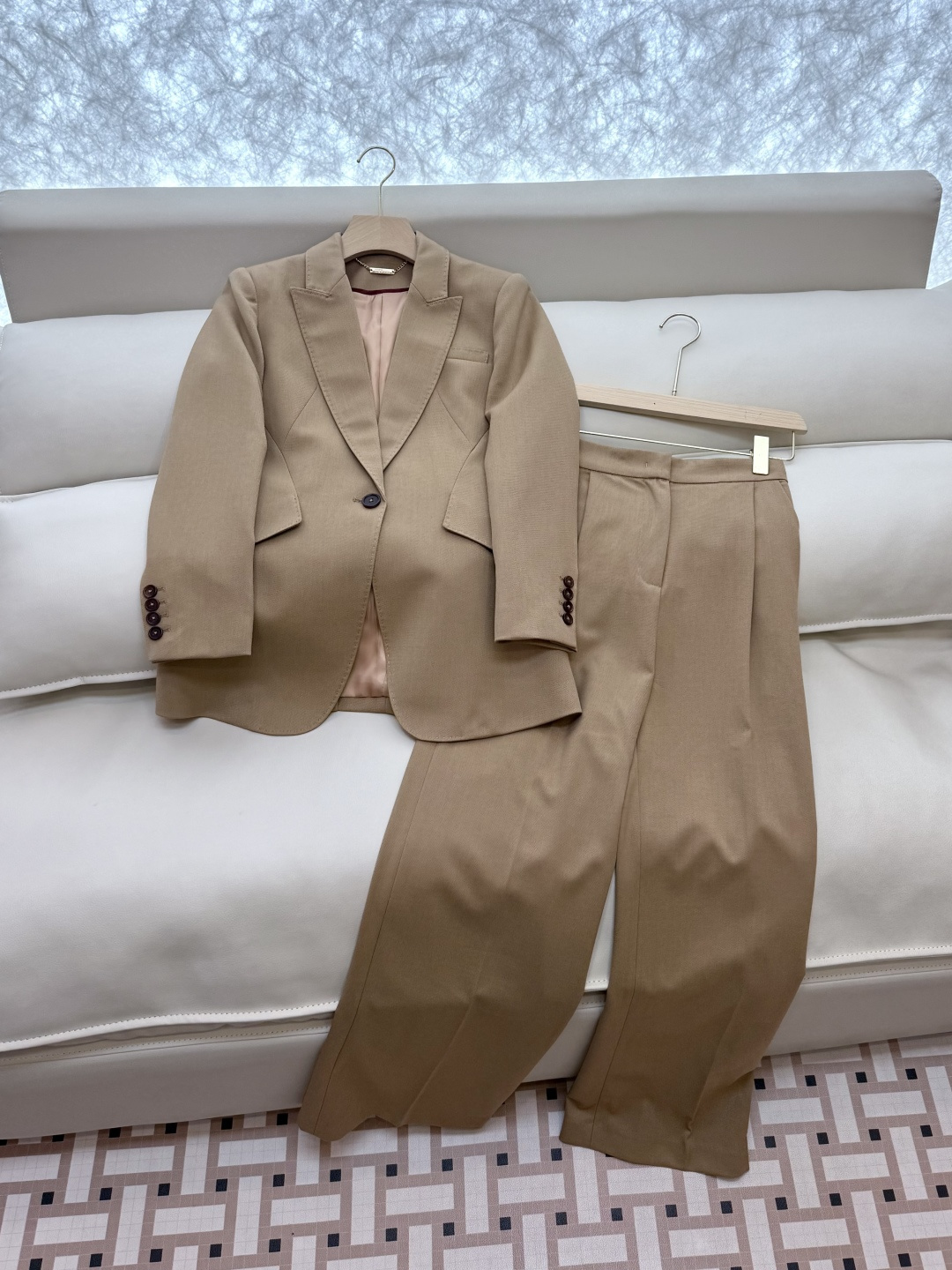 XZ098#新款套装🌾MQ 麦昆 经典爆款 50% 羊毛 西装外套➕长裤套装 黑色 杏色 SMLXL