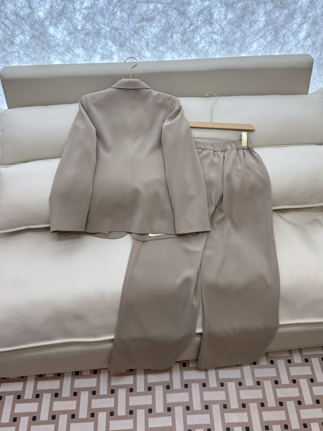 TF064#新款套装。Max mara 30%醋酸 长袖西装外套 ➕长裤 套装 沙色 36/38/40/